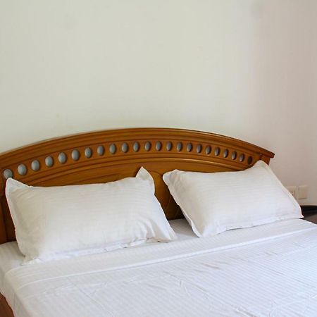 Magic Land Resorts Athirapally Irinjalakuda Exterior photo