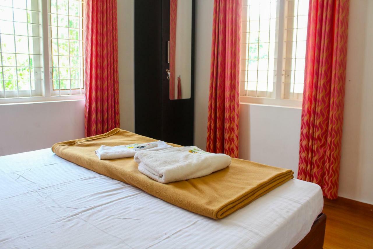 Magic Land Resorts Athirapally Irinjalakuda Exterior photo