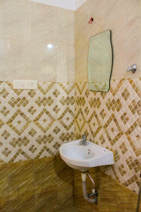 Magic Land Resorts Athirapally Irinjalakuda Exterior photo
