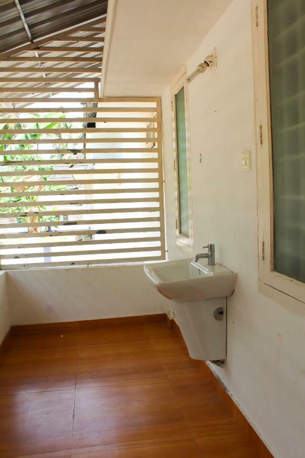 Magic Land Resorts Athirapally Irinjalakuda Exterior photo